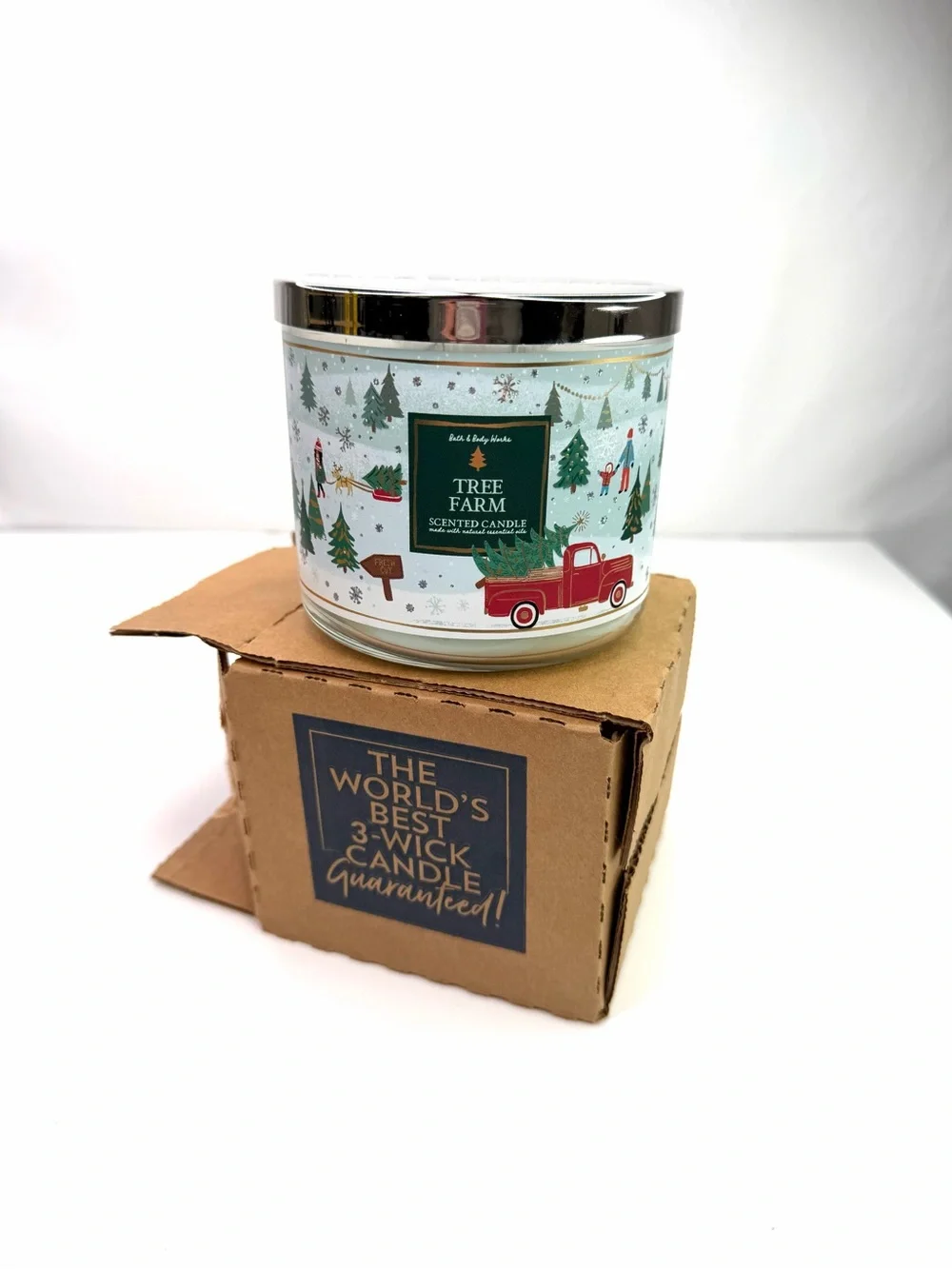 Bath & Body Works Green Tree Farm 3-Wick 14.5 oz Candle - Picture 2 of 5